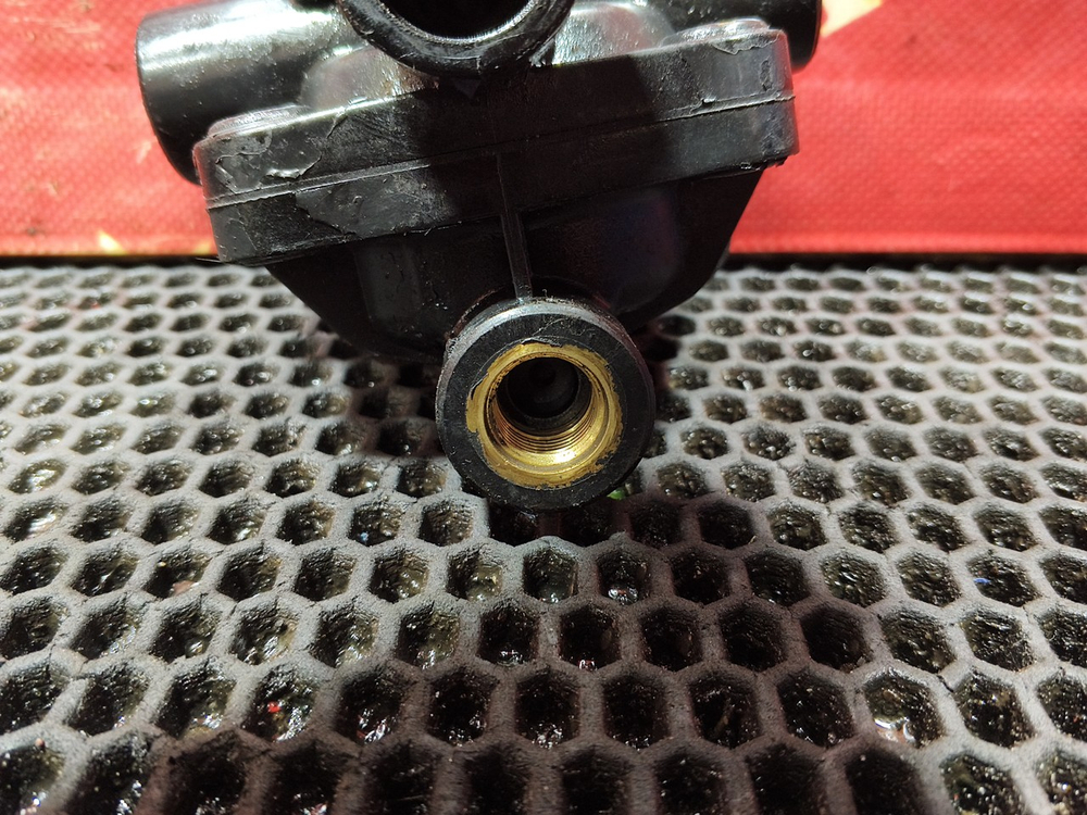 Клапан ускорительный