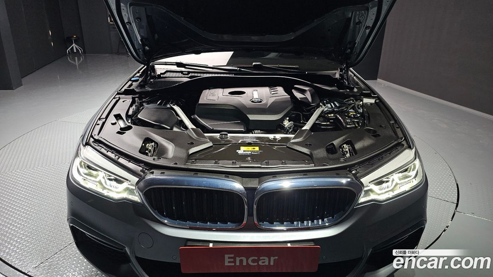 BMW 5 Series (G30) 530e M Sports (03.2020)