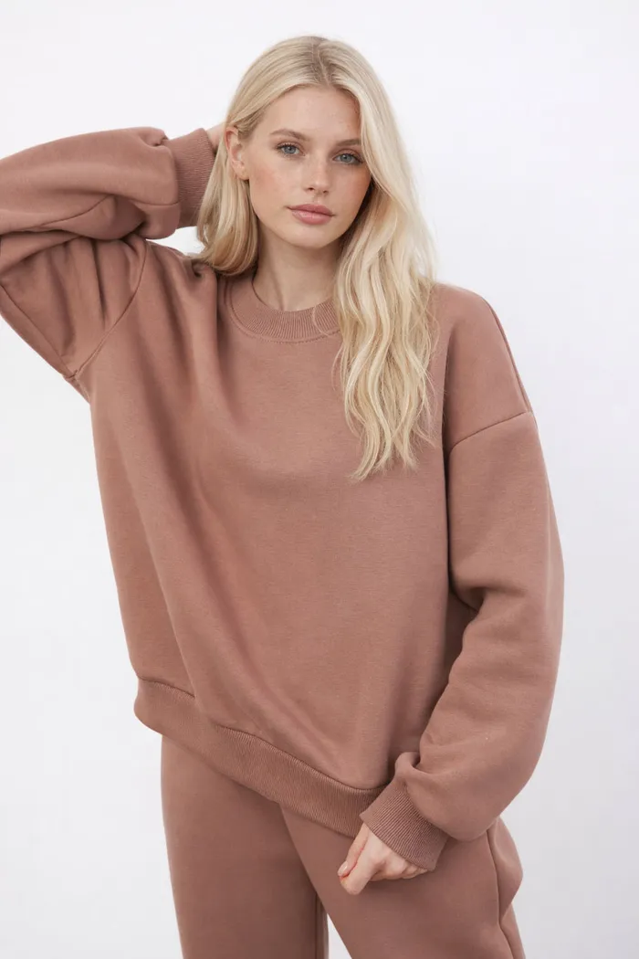 Утепленный свитшот цвета молочный шоколад