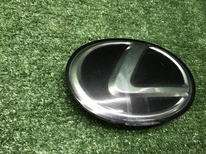 Эмблема решетки радиатора Lexus RX 4 (2019-2022)
