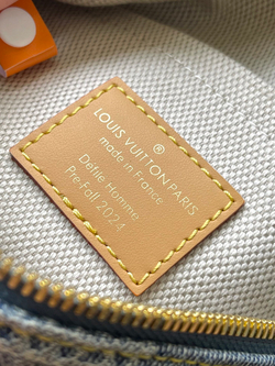 Louis Vuitton Chess Messenger