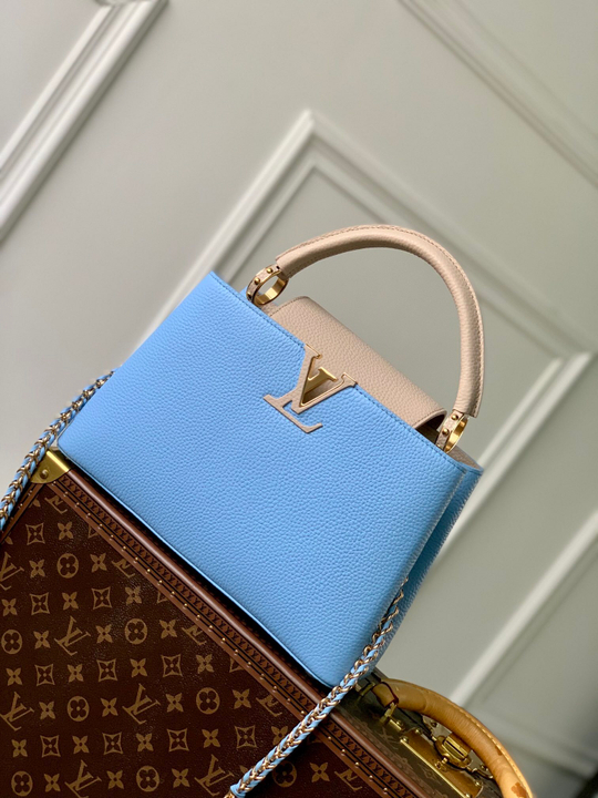 Louis Vuitton Capucines MM