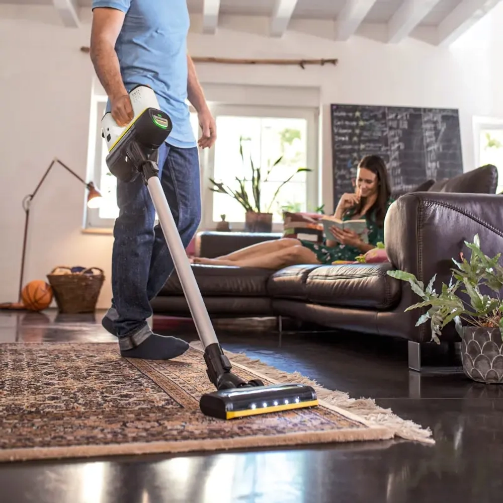 Karcher VC 6 Cordless Premium ourFamily вертикальный аккумуляторный пылесос 1.198-680.0