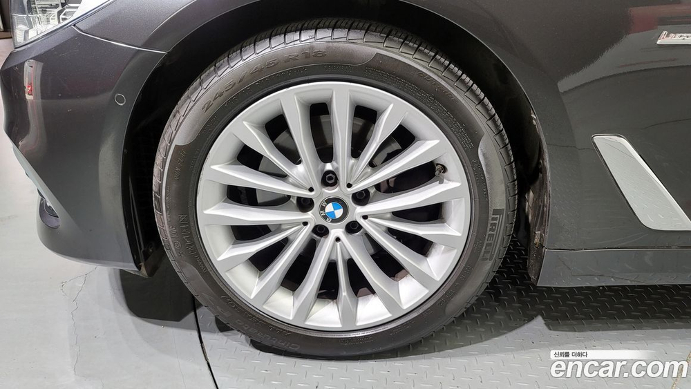 BMW 5 Series (G30) 520d Luxury Plus (03.2020)