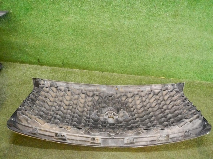 Решетка радиатора Infiniti QX80 (2017-2020)