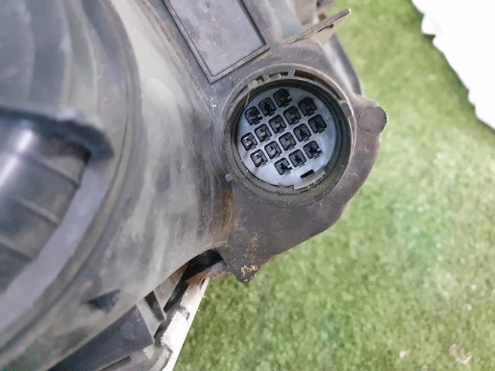 Фара левая Jaguar F-PACE (2016-2020) ксенон