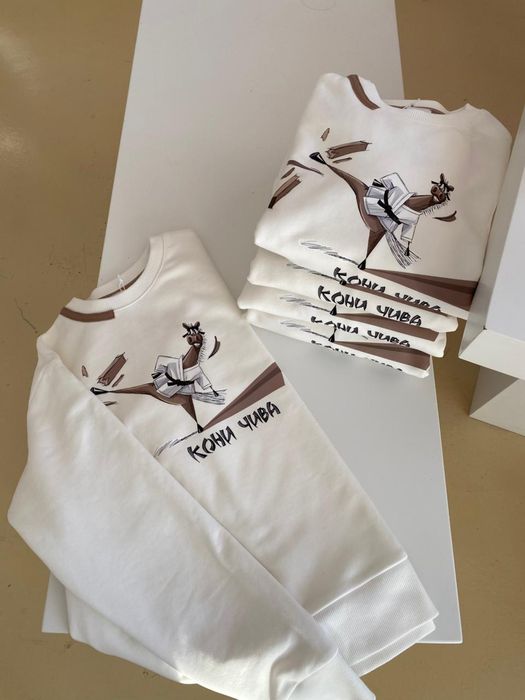 СВИТШОТ ЖЕНСКИЙ ЭВВИ МОЛОЧНЫЙ КОНИ ЧИВА