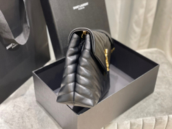 Saint Laurent Loulou 32 cm