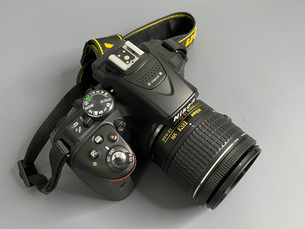 Nikon D5300 kit AF-P DX 18-55mm 3.5-5.6G VR 300 кадров