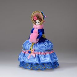 Кукла-шкатулка с ложементом Барышня с муфтой