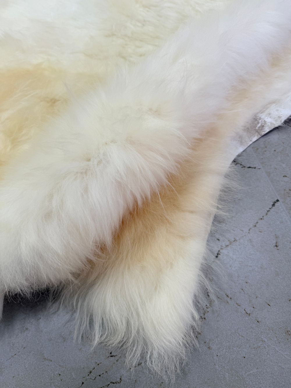 Шкура коврик меховой прикроватный овчина, 120х65 см.