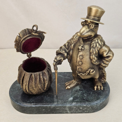 Денежный крот-банкир из бронзы