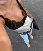 Топ с кружевными вставками