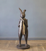 Статуя "Кролик с корзиной" 40,5x35,5x98см Полистоун