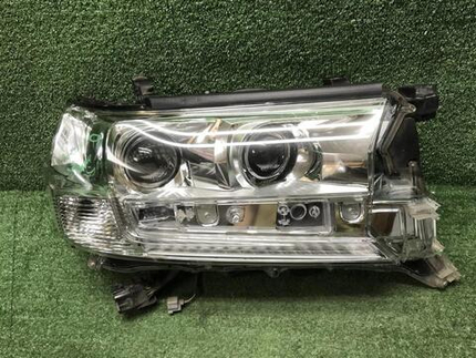 Фара правая Land Cruiser 200 (2015-2021) LED