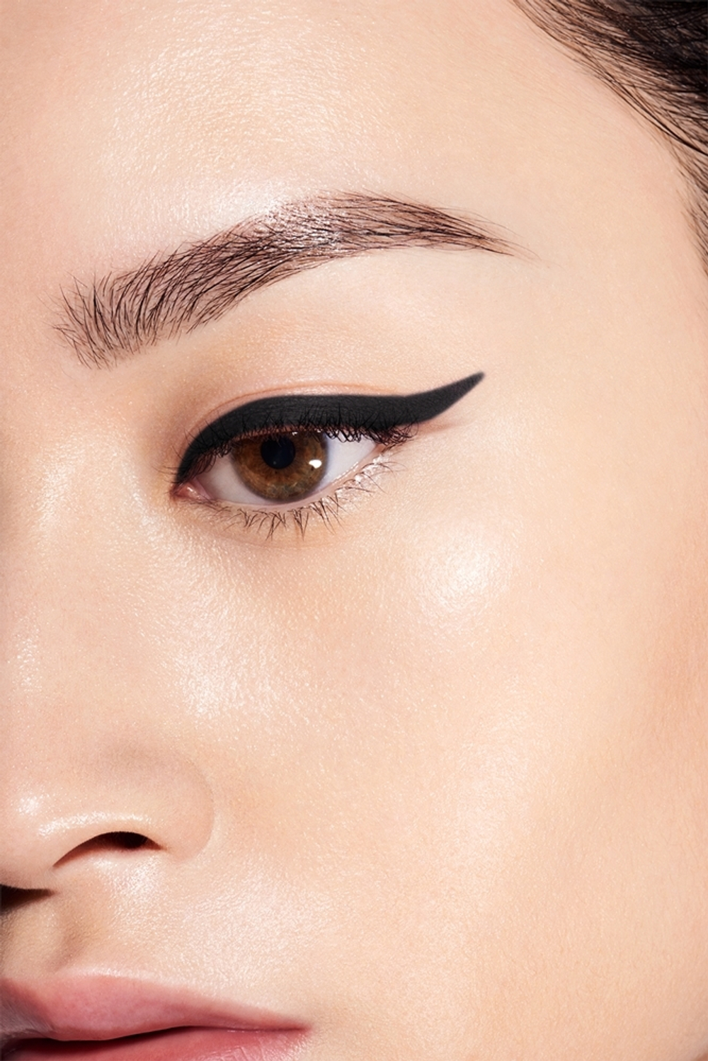Shiseido Kajal InkArtist - подводка для глаз 4 v 1, 0,8 g