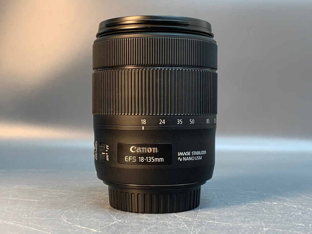Canon EF-S 18-135mm 3.5-5.6 IS USM