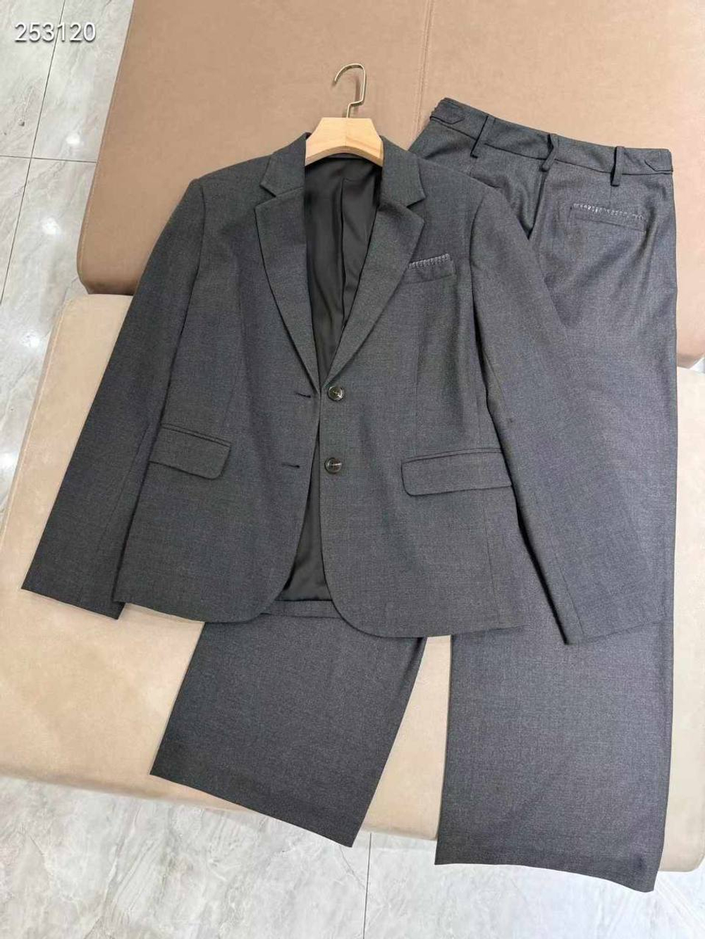 Костюм Brunello Cucinelli
