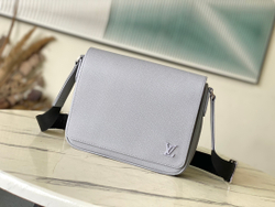 Louis Vuitton District PM