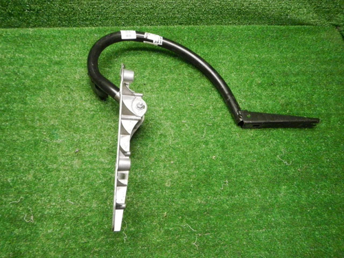 Петля крышки багажника левая Mercedes E W213 16-23