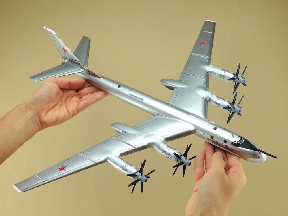 Модель самолета Ту-95МС (М1:100, Москва, RF-94126, 12)