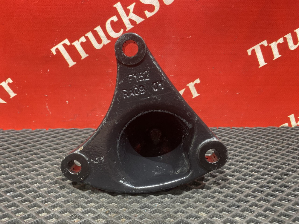 Кронштейн цилиндра подъема кабины 2024г