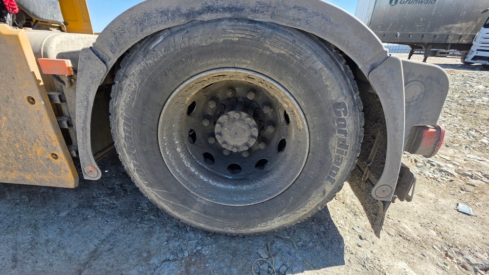 Foton AUMAN 4x2 Седельный тягач BJ4189SLFKA (Дизельный, 11,8 л, 470 л.с. АТ)