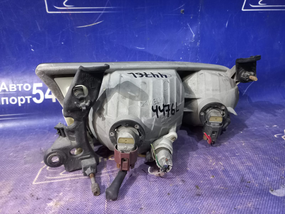 Фара передняя левая TOYOTA CAMRY GRACIA 1999-2001