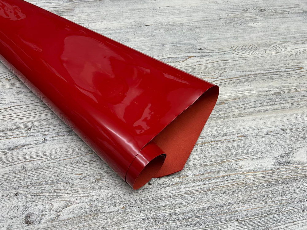 Vernissage Red Heart (0,8-1,0 мм), цв. Красный, натуральная кожа