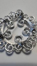 Ажурная брошь Silvery Mist Sarah Cov