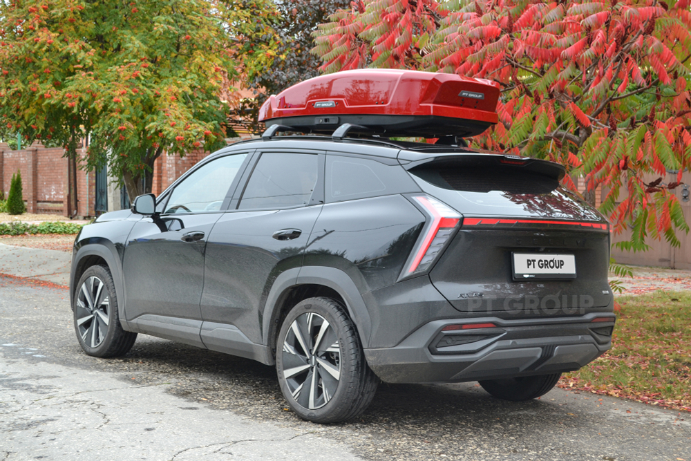 Автобокс на крышу автомобиля "Space Luxe" двустороннее открывание (красный) / PT-Group