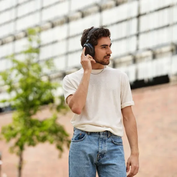 Sennheiser Momentum 4 Wireless Black