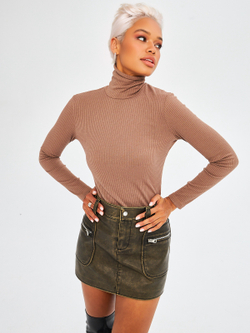 Облегающая водолазка лапша