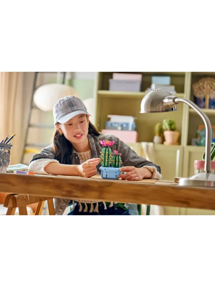 Конструктор Botanical Collection 11509 Цветущий Кактус