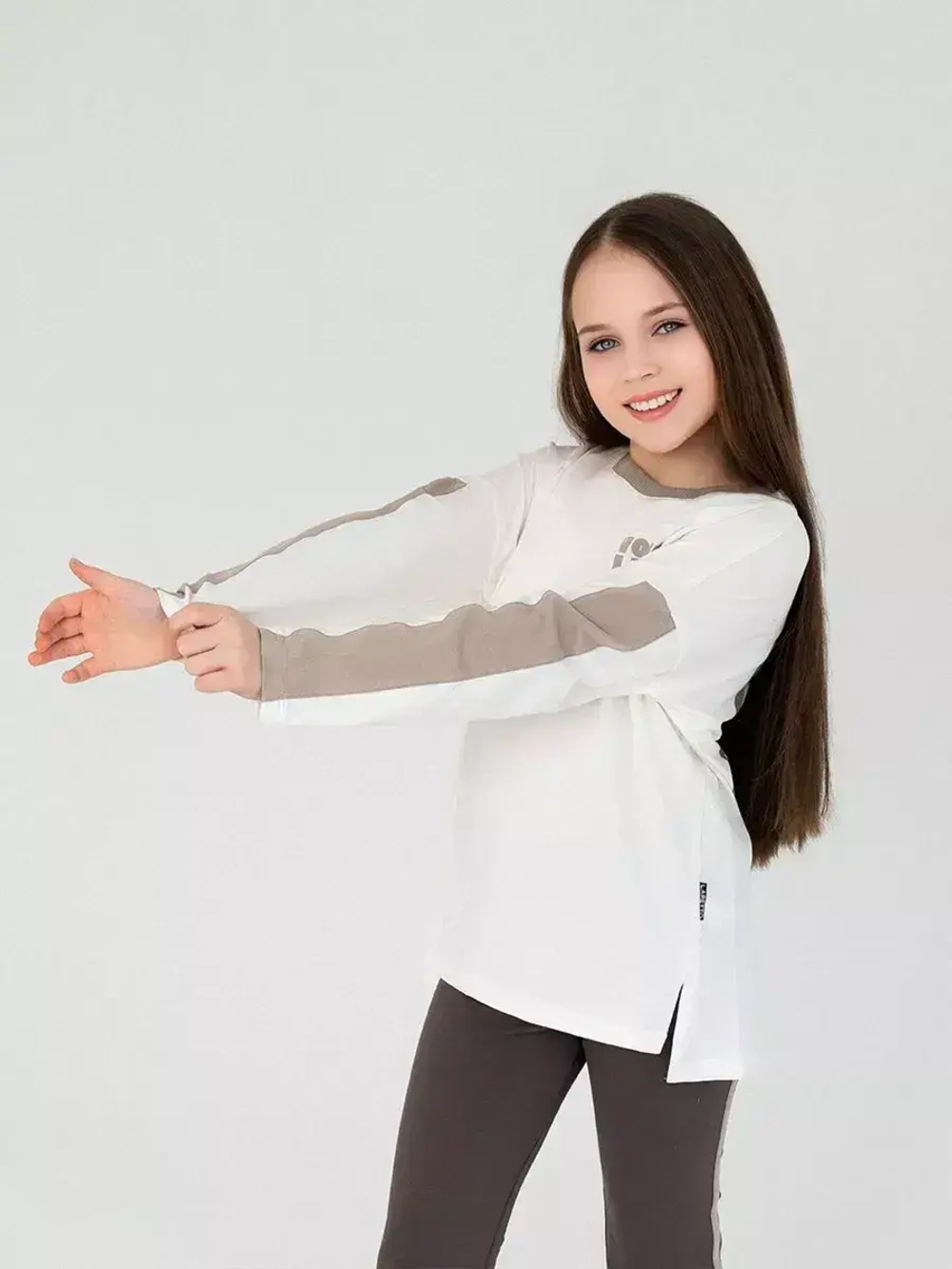 Лонгслив для девочки оверсайз