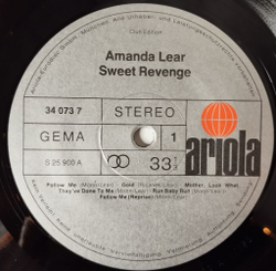 Винтажная виниловая пластинка LP Amanda Lear Sweet Revenge (Germany 1978) (Poster) (Club Edition)