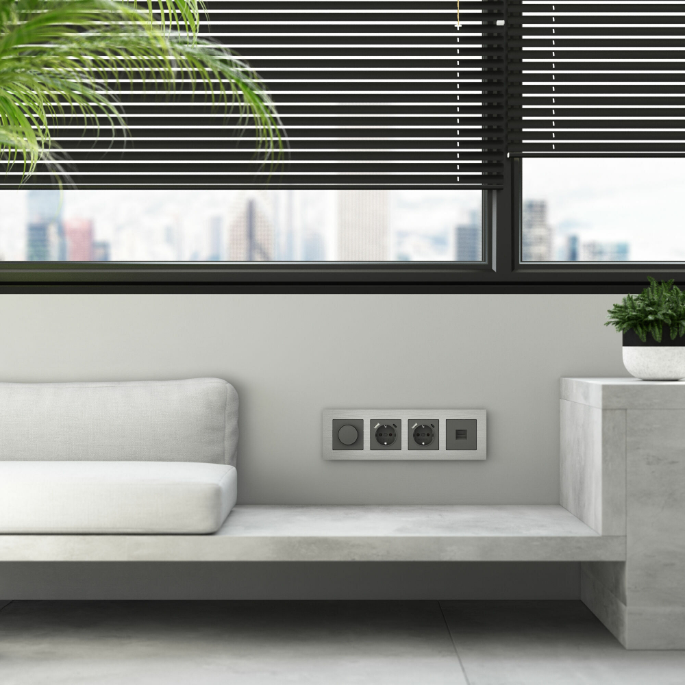 Рамка на 4 поста AluMax (алюминий)