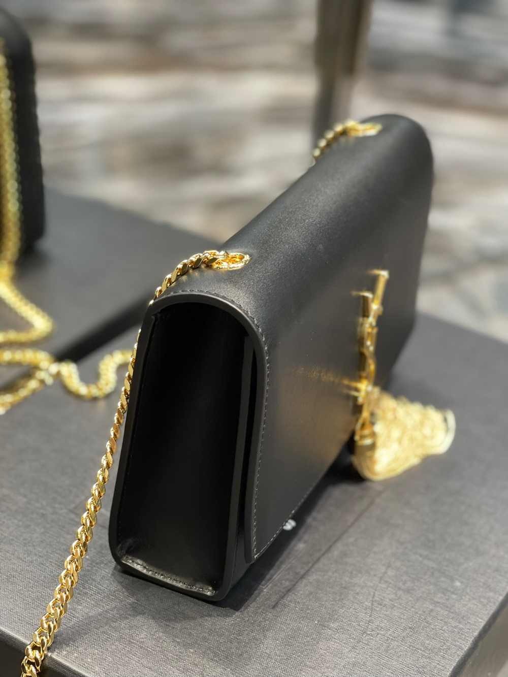 Saint Laurent Kate Medium Bag 24 cm