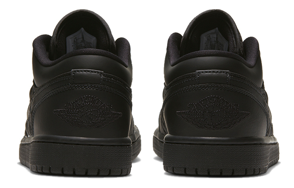 Кроссовки Jordan Air Jordan 1 Low Quilted (Женская размерная сетка)