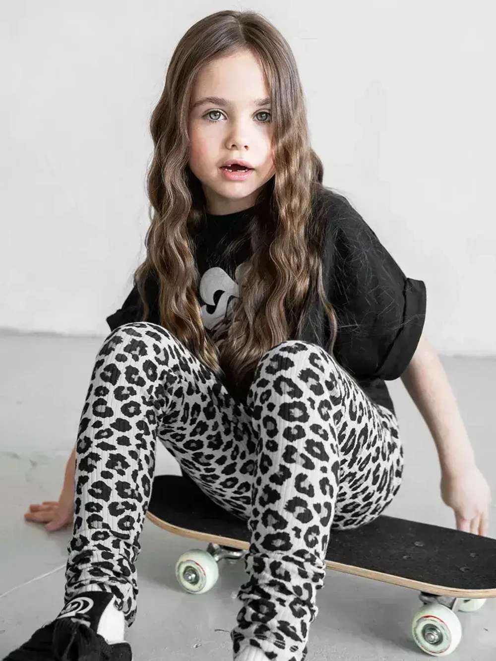 Костюм для девочки осенний футболка и леггинсы