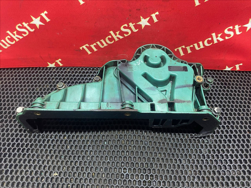 Крышка плиты двигателя