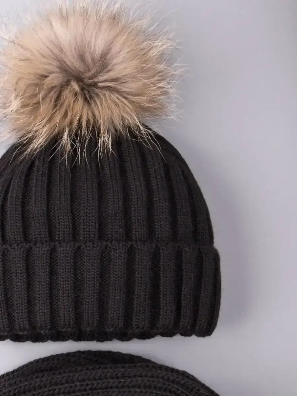 Шапка зимняя для девочки с помпоном и снуд
