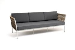 "Касабланка" диван 3-местный плетеный из роупа, каркас алюминий светло-серый (RAL7035) муар, роуп серо-коричневый 23мм, ткань серая 017
