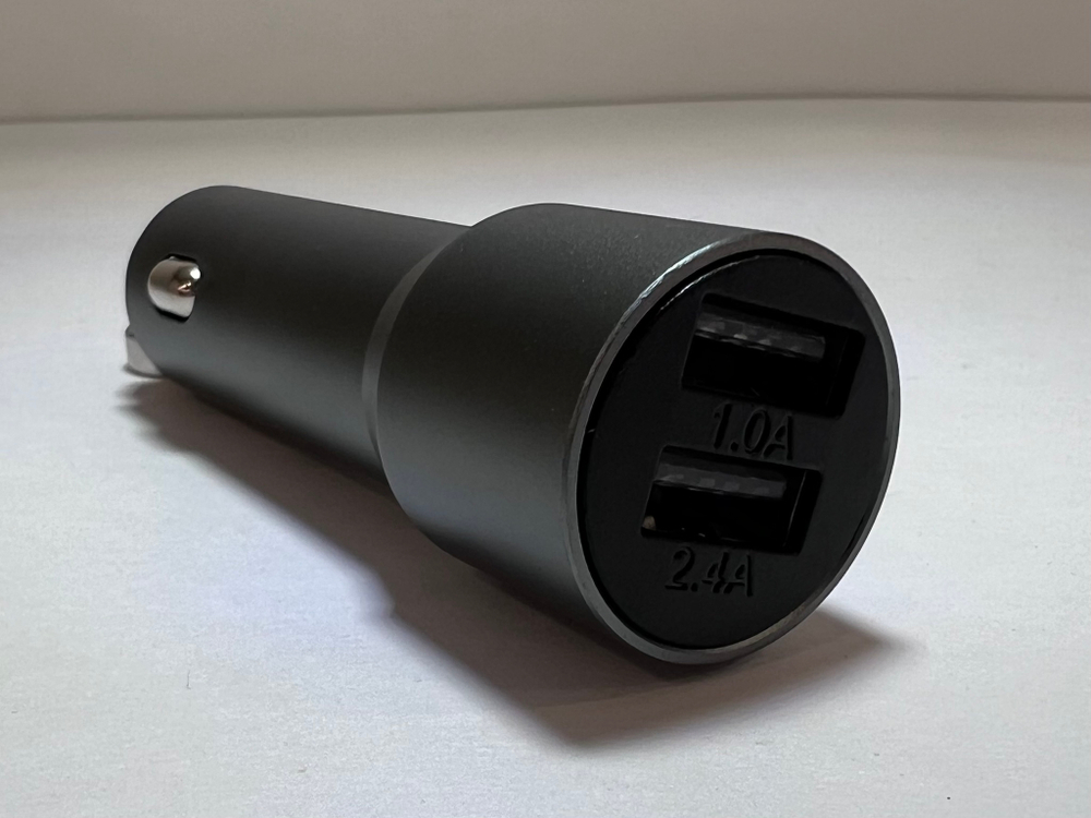 Автомобильное зарядное устройство USB 1.0A + USB 2.4 (1 шт.)