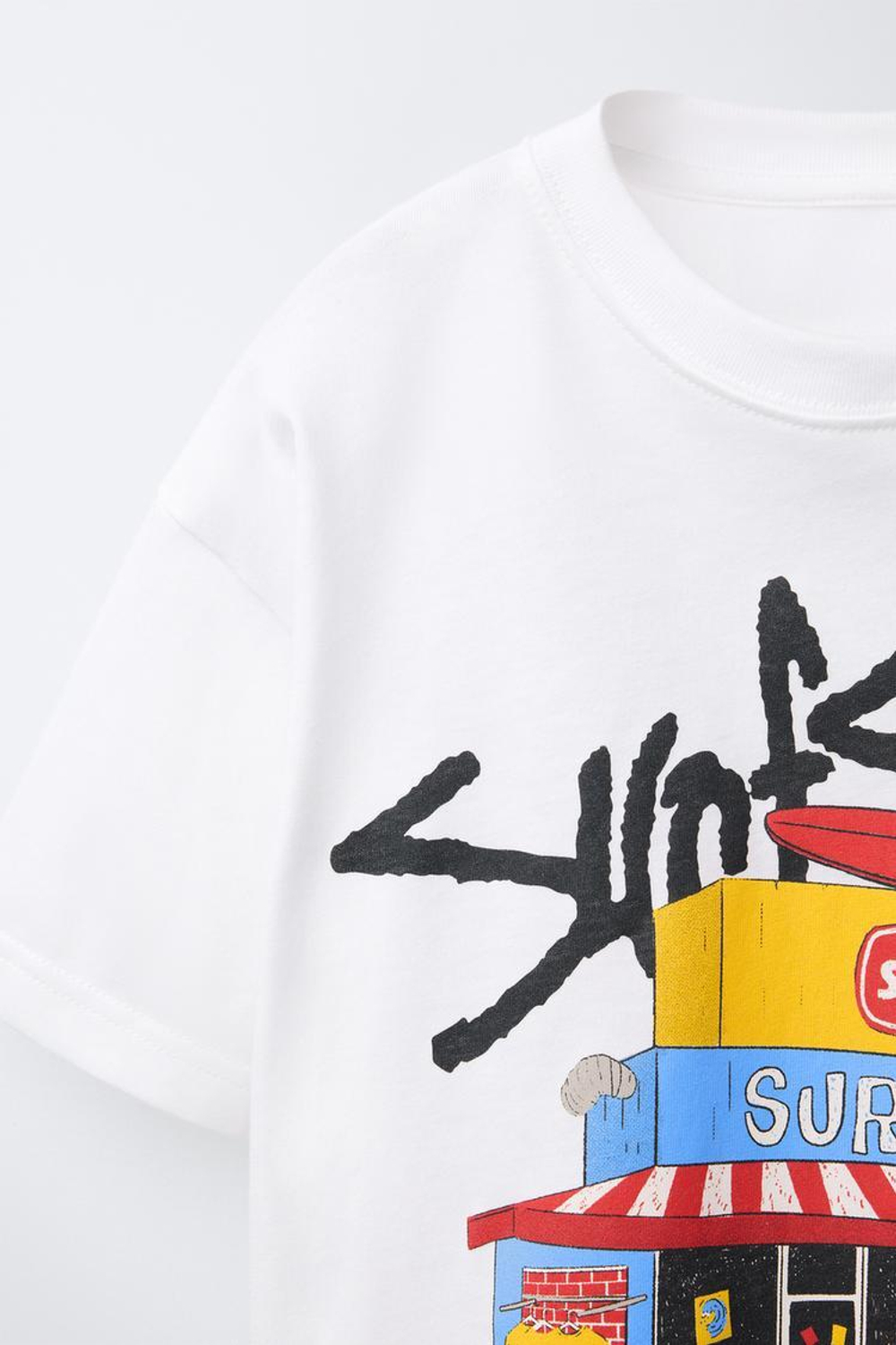 ZARA ФУТБОЛКА С ПРИНТОМ ‭«СЕРФИНГ», ЖЕЛТОВАТО-БЕЛЫЙ