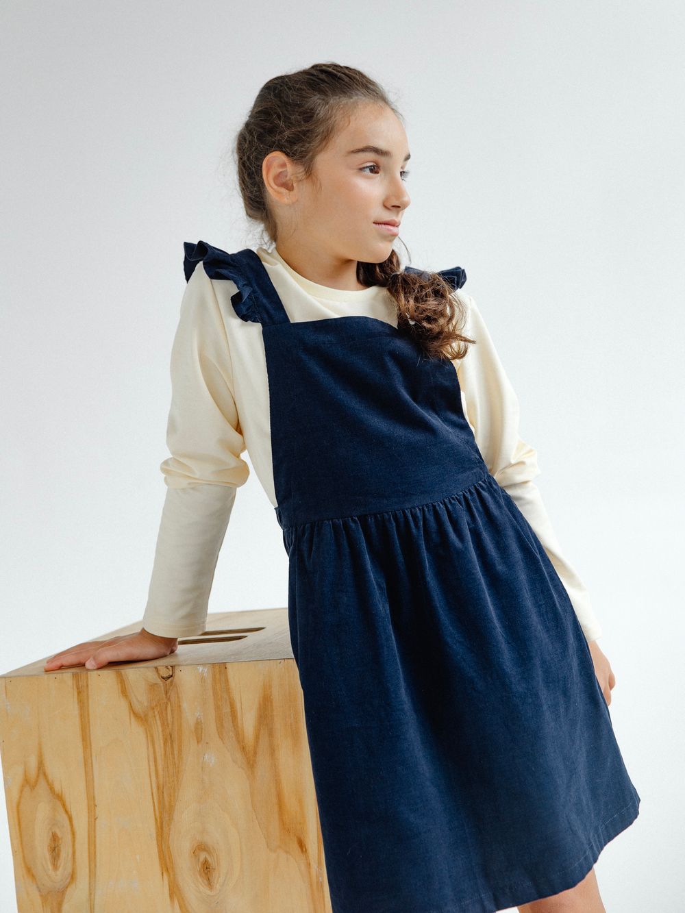 Сарафан из микровельвета с крылышками темно-синего цвета