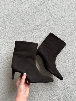 Ботильоны из натуральной замши