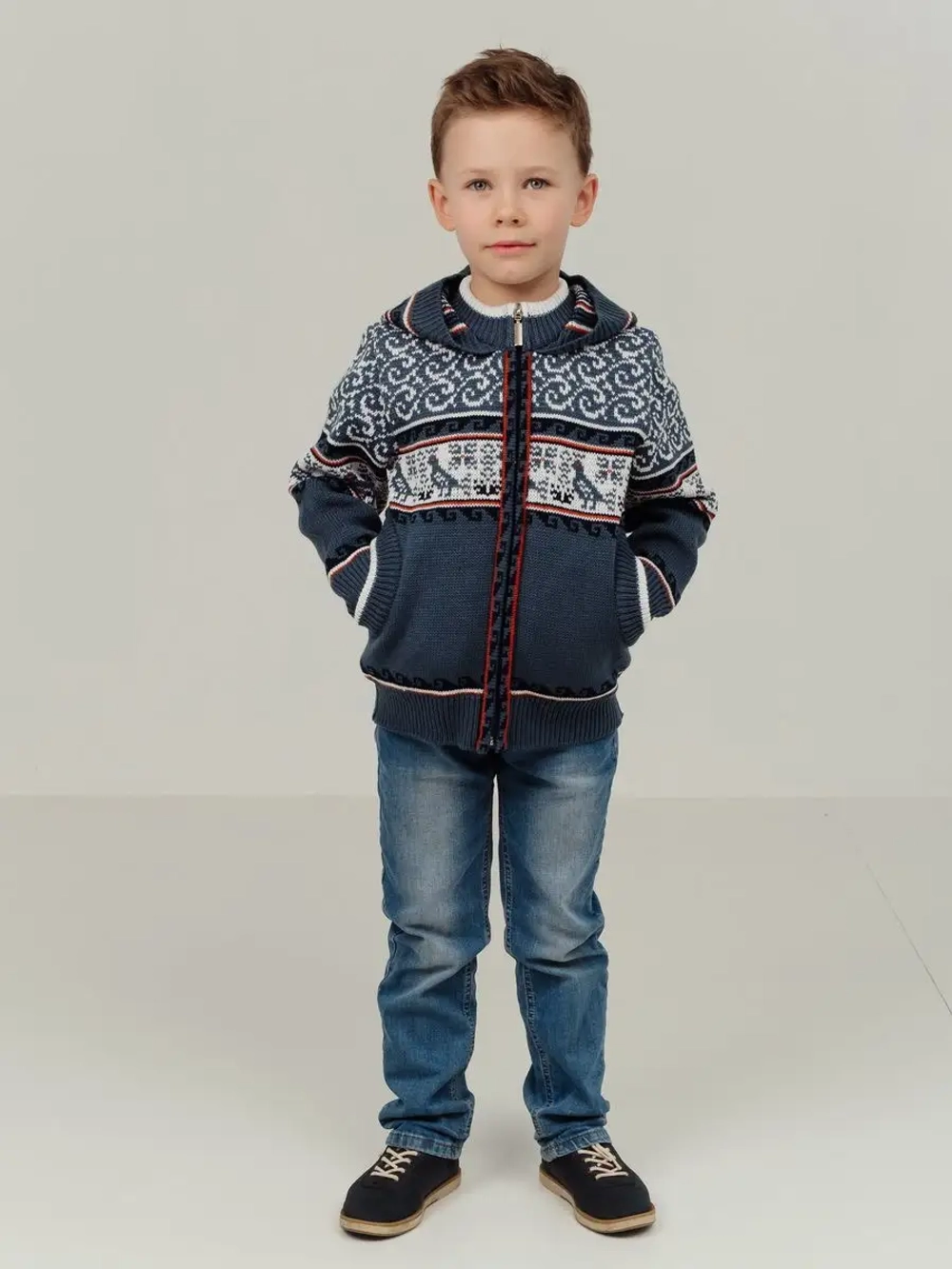 Кофта вязаная с капюшоном