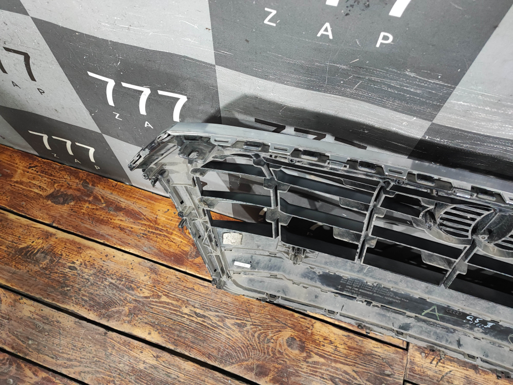 Решетка радиатора Audi Q5 (FY) 17-20 Б/У Оригинал 80A853651C