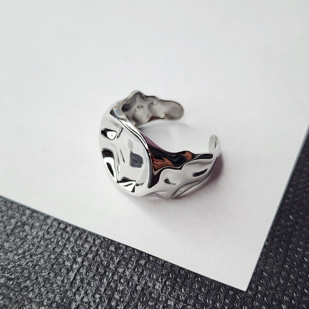 Кольцо готовое, сталь, безразмерное мятая текстура, стильное дополнение к образу